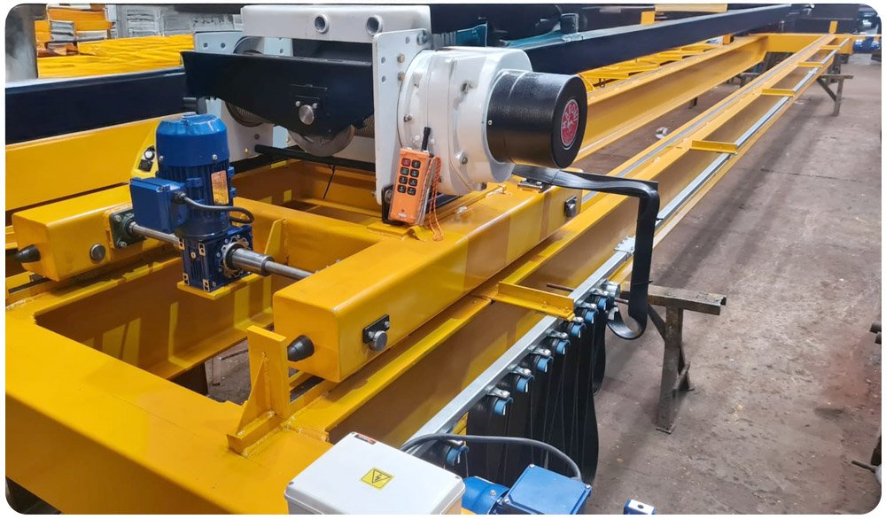 Puente grúa birriel tipo colisa, trocha 11 m, capacidad 4 toneladas - Maroni & Cía S.A.