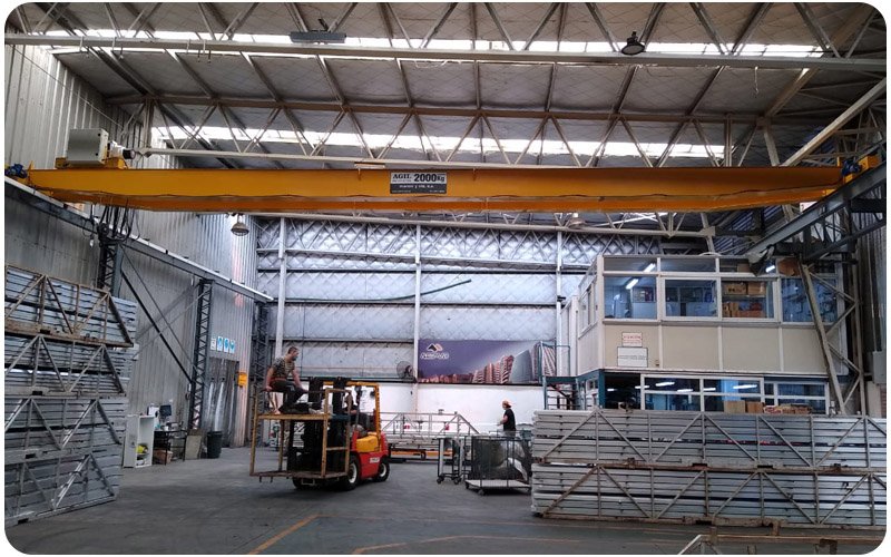 Puente grúa birriel viga cajón, trocha 16 m, capacidad 2 toneladas - Maroni & Cía S.A.