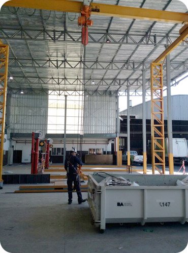 Puente grúa monorriel apoyado, trocha 11 m, capacidad 5 toneladas - Maroni & Cía S.A.